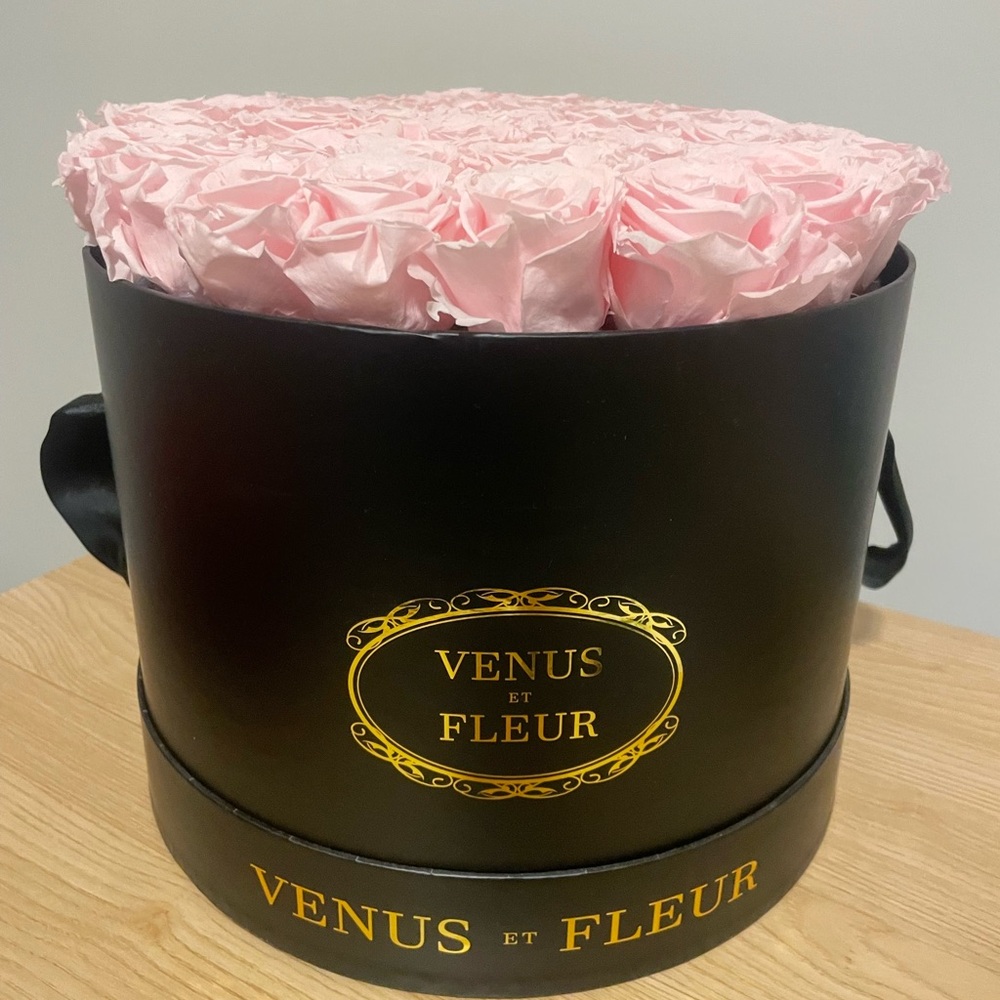 Venus et Fleur flowers - Picture 1 of 3